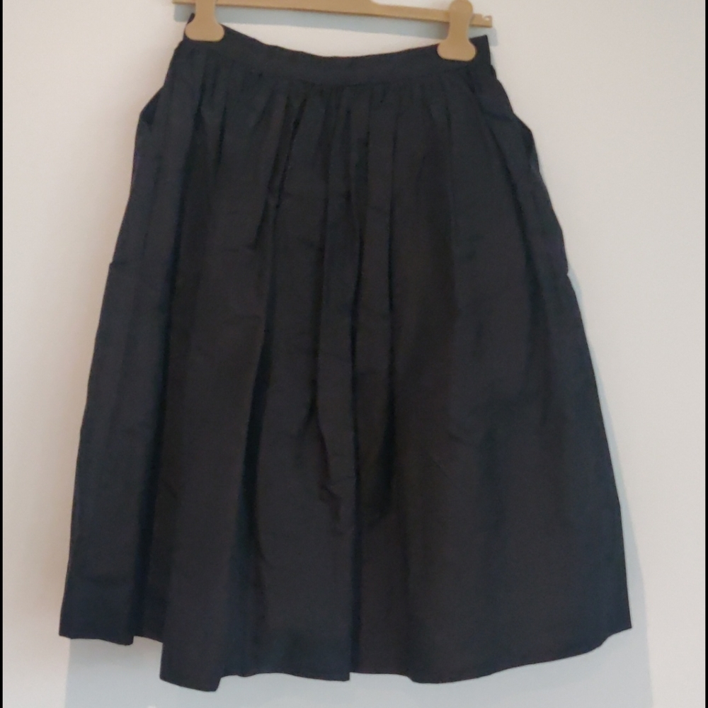 Midi Length Balloon style skirt - Picture 5 of 8
